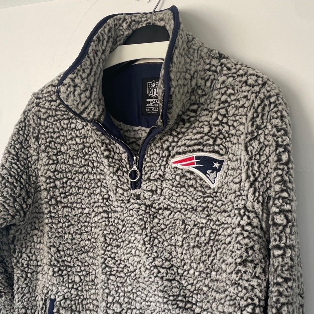NFL Team Apparel New England Patriots Sherpa Pullover Fleece Medium